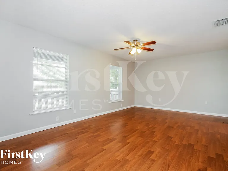 8240 Stoner Rd — Photo 9