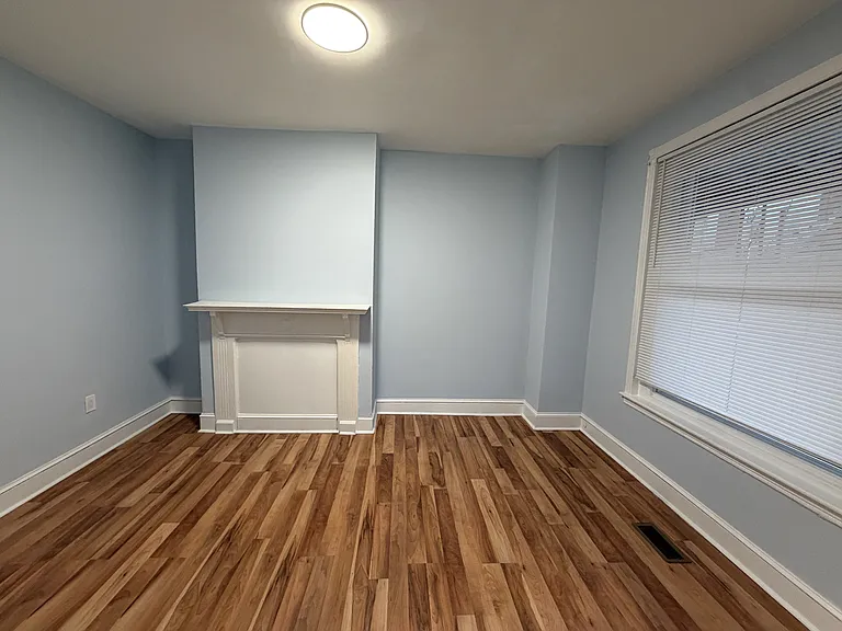 5502 Spring St — Photo 2