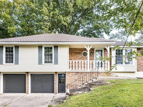 114 James St, Buckner, MO 64016