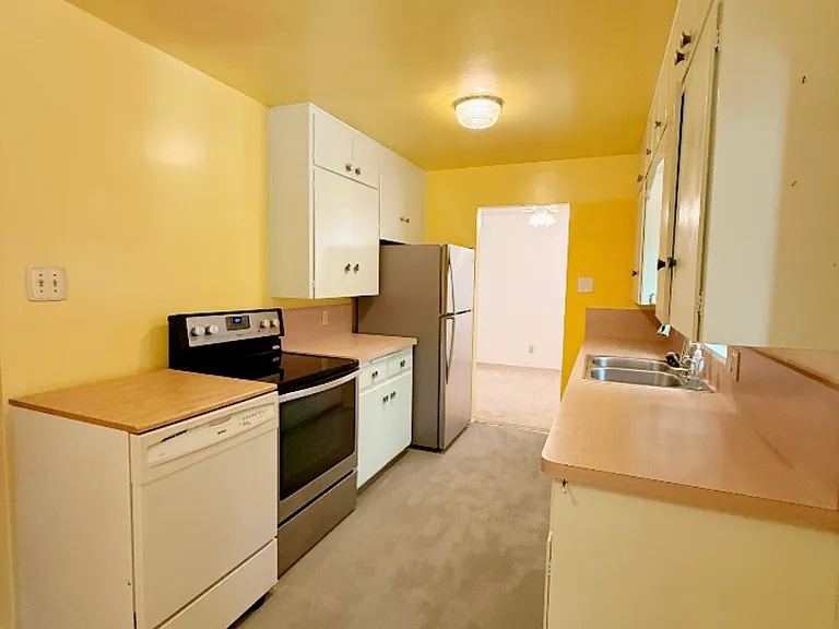 1333 Lafayette Dr NE — Photo 5