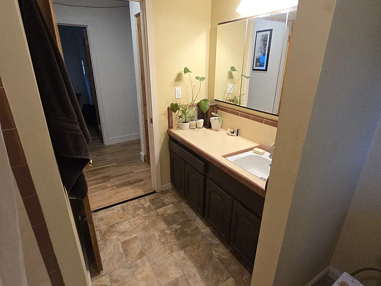 2116 Crestbrook Rd — Photo 8