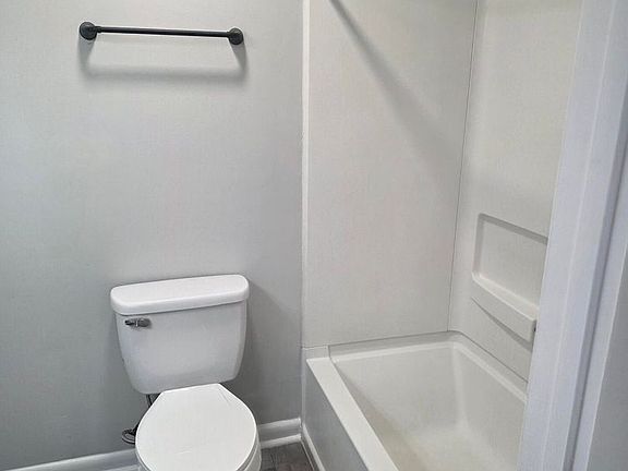 5th image of 1411 Collegiate Cir APT 204