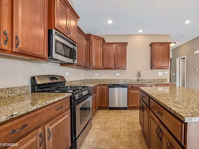 7500 Savoy Ln #B — Photo 6
