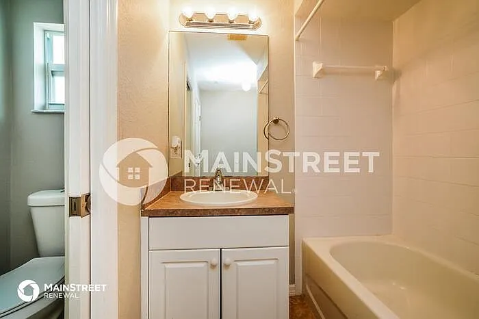 2108 NE 15th Ln — Photo 14