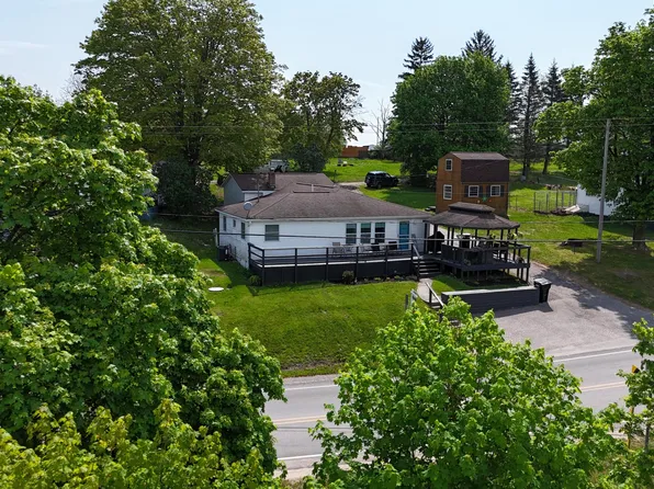 19276 4th St, Chippewa Lake, MI 49320
