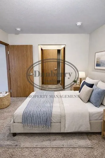1728 W Market St #F — Photo 7