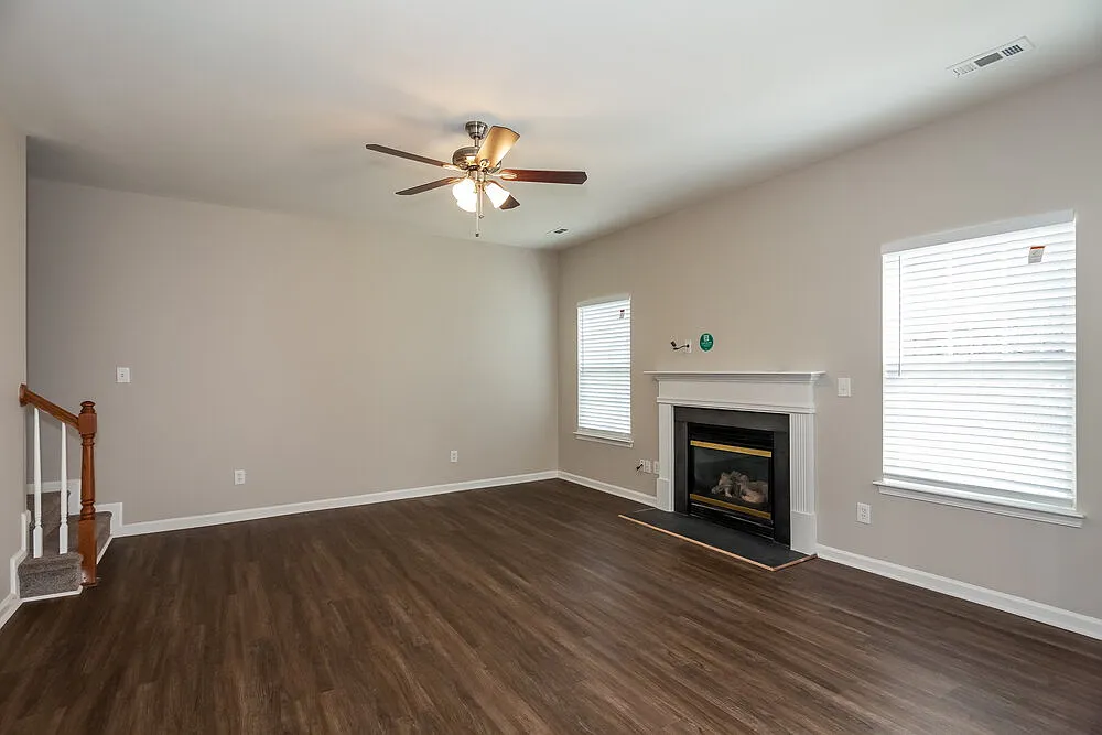3 bed, 2.5 bath, 2100 sqft, $2,245 — Photo 4