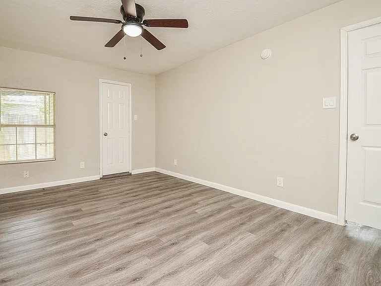 2110 Pickerton Dr — Photo 15