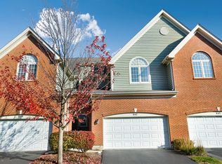 447 W Fairview Cir, Palatine, IL 60067