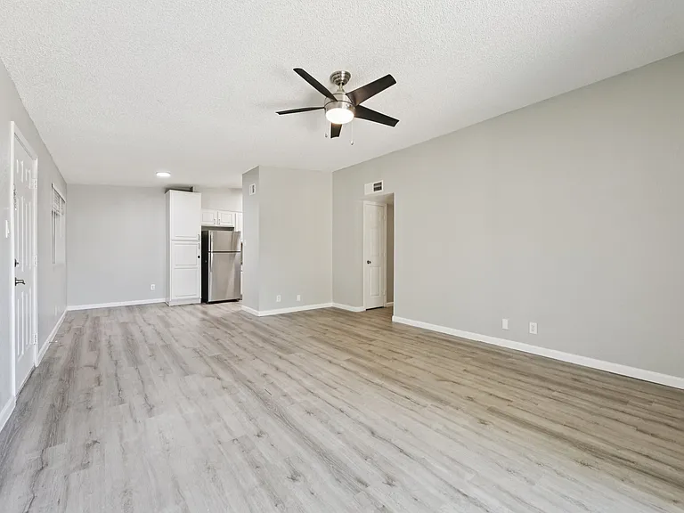 Cornell Apartments — Photo 20