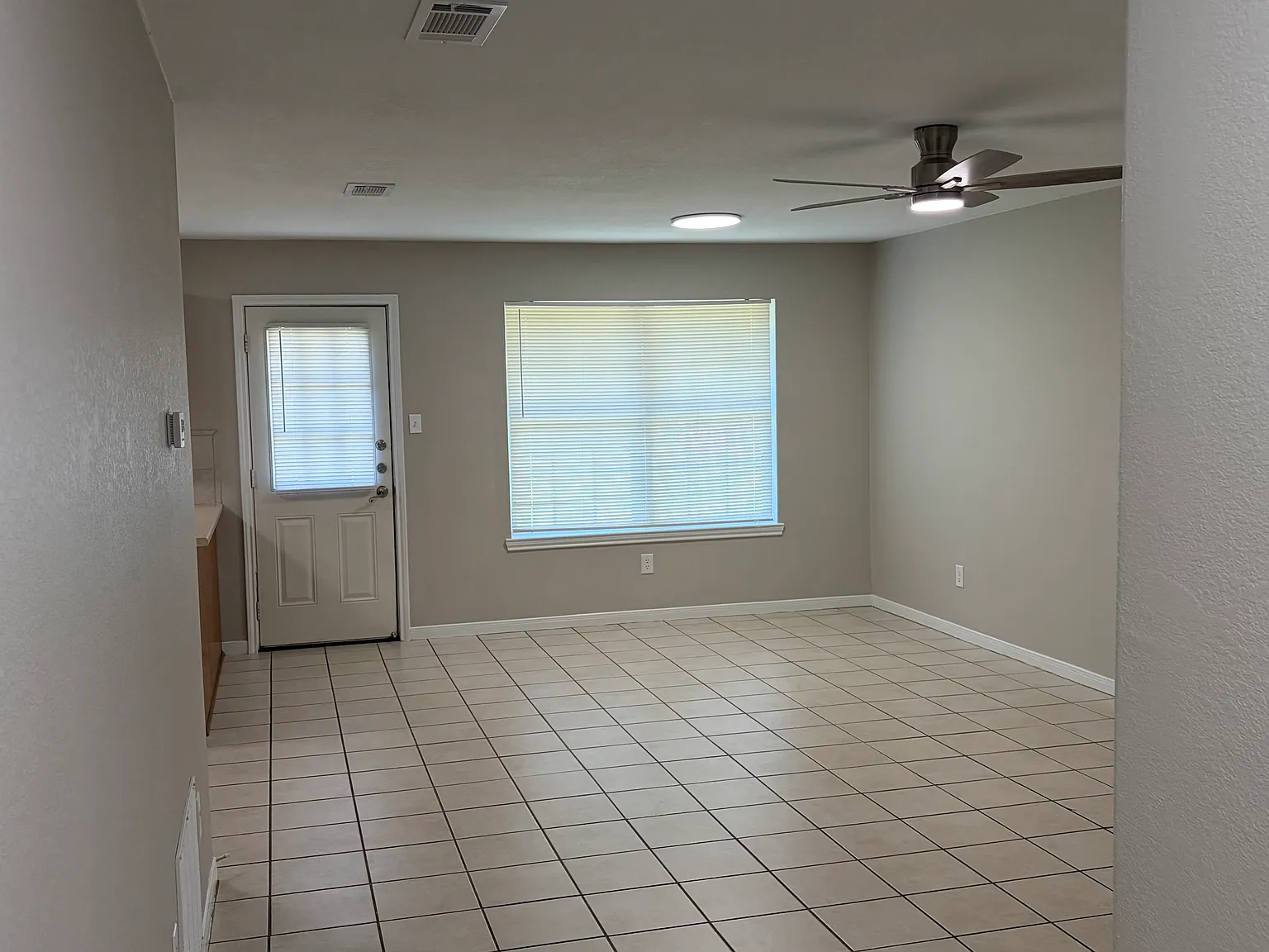 2 bed, 1015 sqft, $1,500 — Photo 3