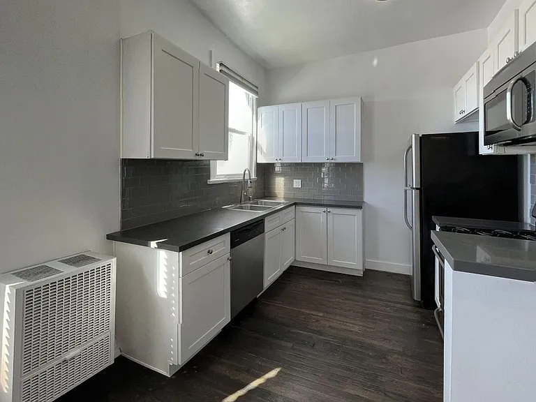 Sunset Apts...Gorgeous Newly Remodeled Apartments..CALL NOW! — Photo 5