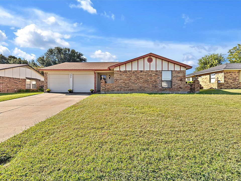 1st image of 2317 Parkside Dr