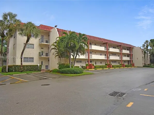 830 S Hollybrook Dr APT 207, Pembroke Pines, FL 33025