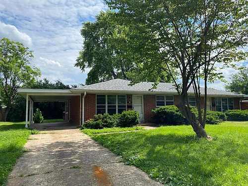 16 Queensway Dr Photo 1