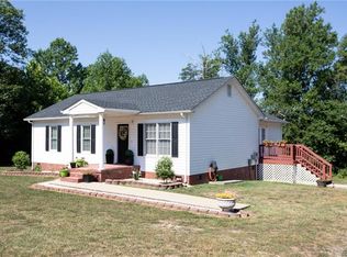 2285 Cg Woodson Rd, New Canton, VA 23123