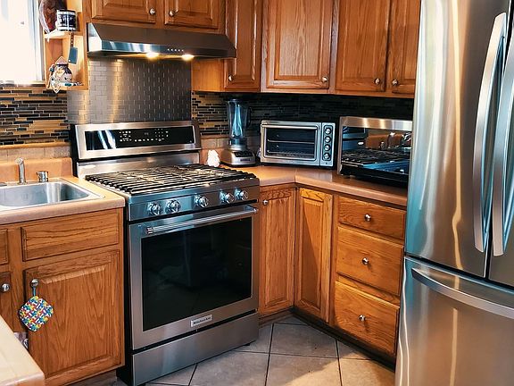 4th image of 326 Highmoor Dr