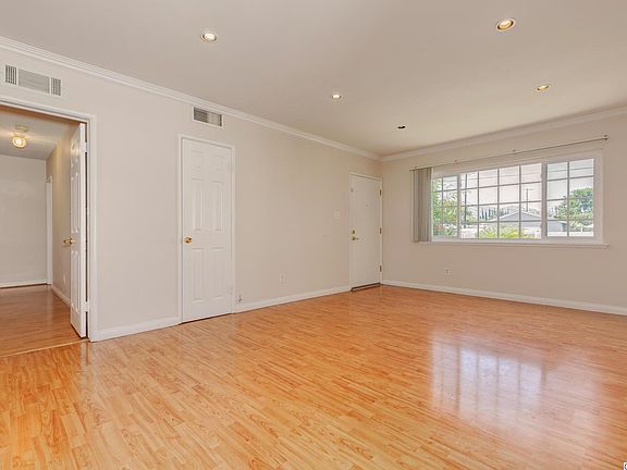 3rd image of 22812 Ingomar St