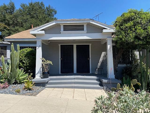1st image of 924 Manzanita St