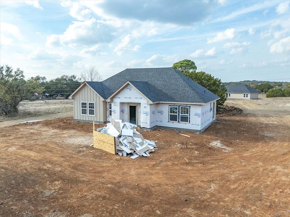2nd image of 367 Lake Country