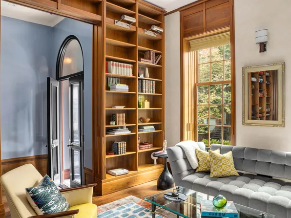 159 East 61st Street image 4 of 22