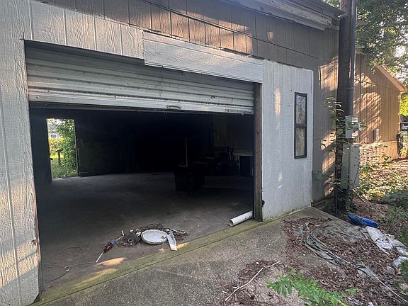 5th image of 16401 Janan Dr