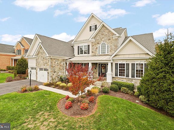 4th image of 5806 Waterloo Bridge Cir