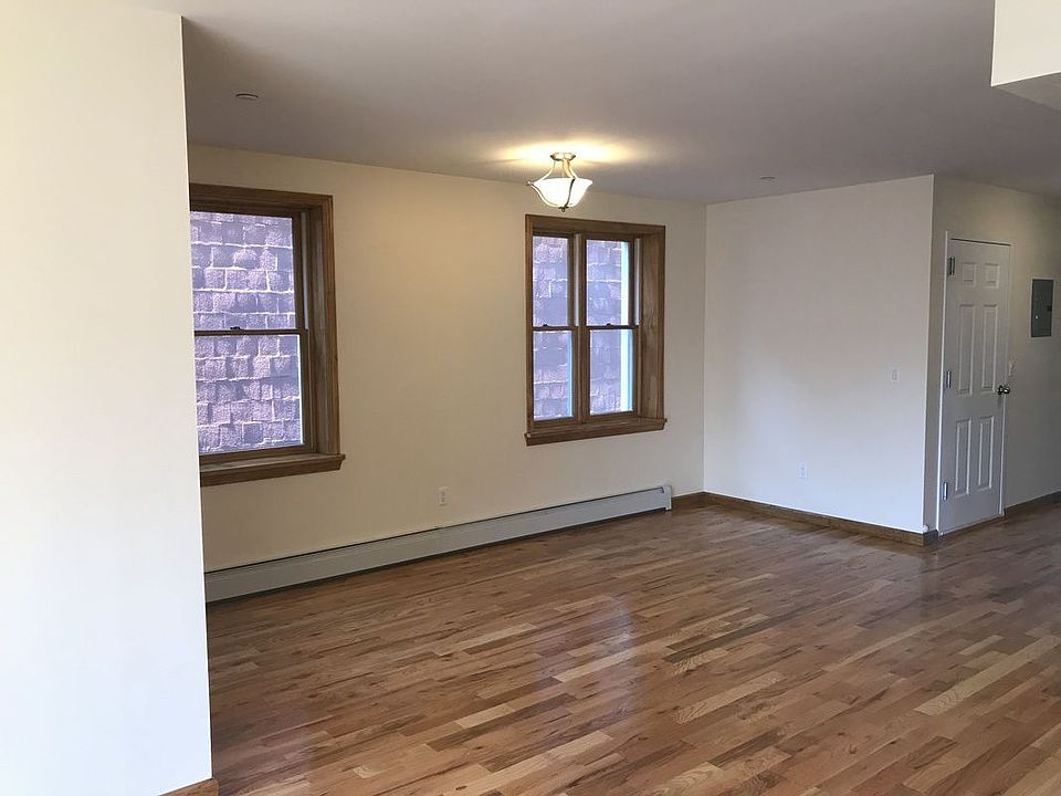 1st image of 74 Coffey St #3