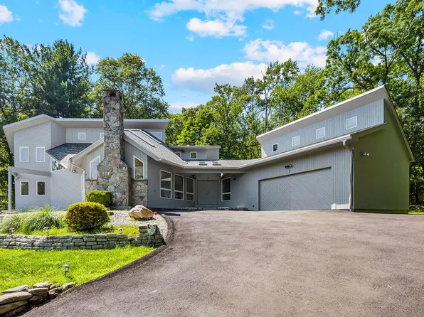 3 Burning Brush Court, Pomona, NY 10970