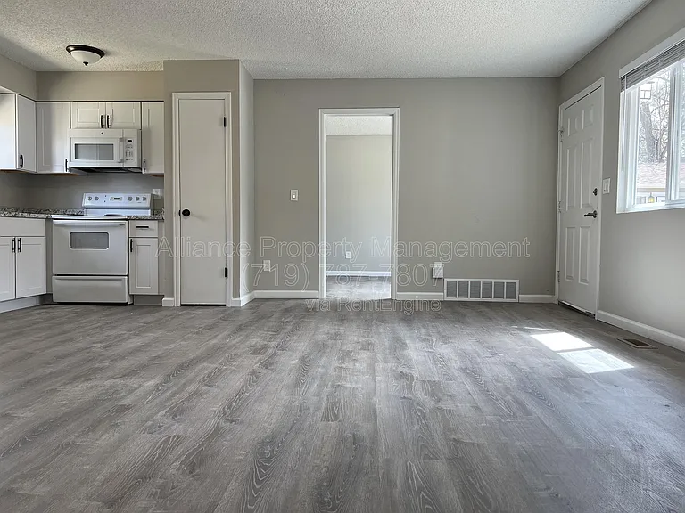 2458 E Willamette Ave — Photo 12