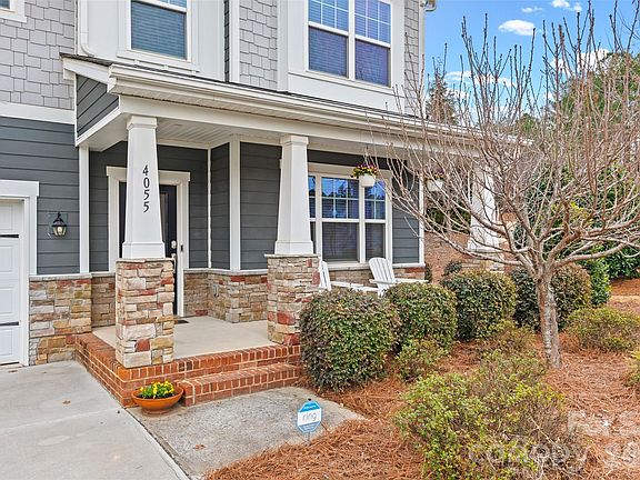 3rd image of 4055 Oakmere Rd