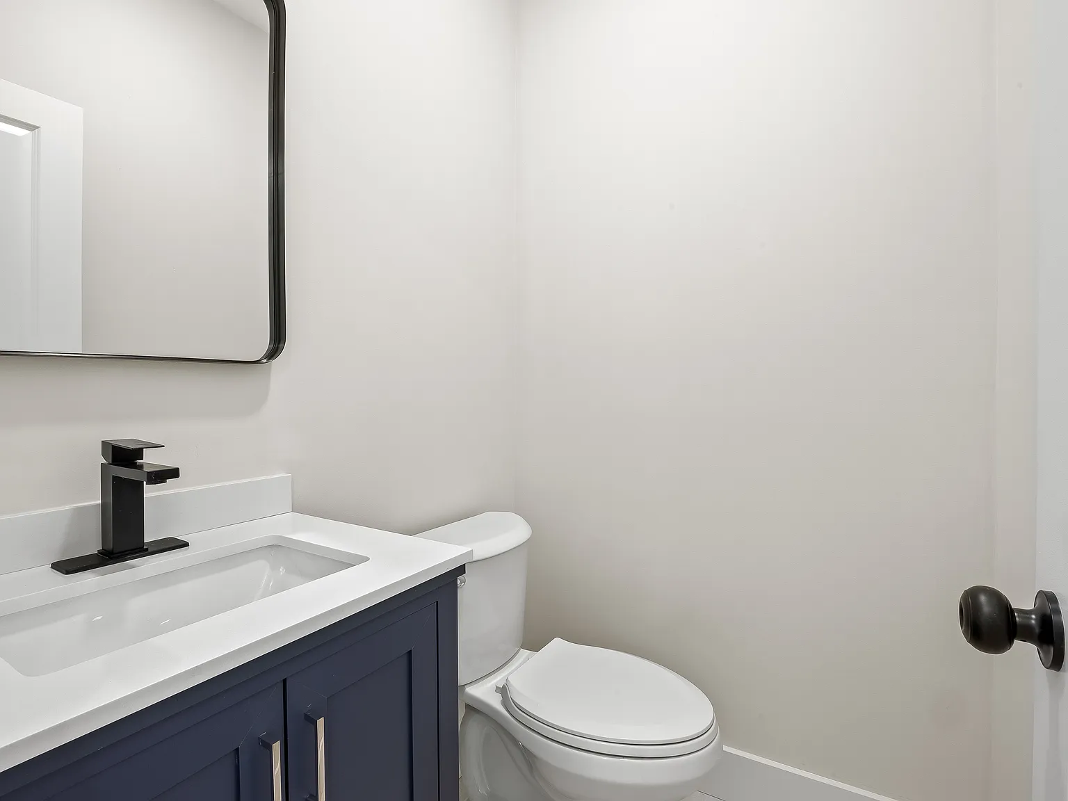 4 bed, 2.5 bath, 2300 sqft, $5,200 — Photo 4