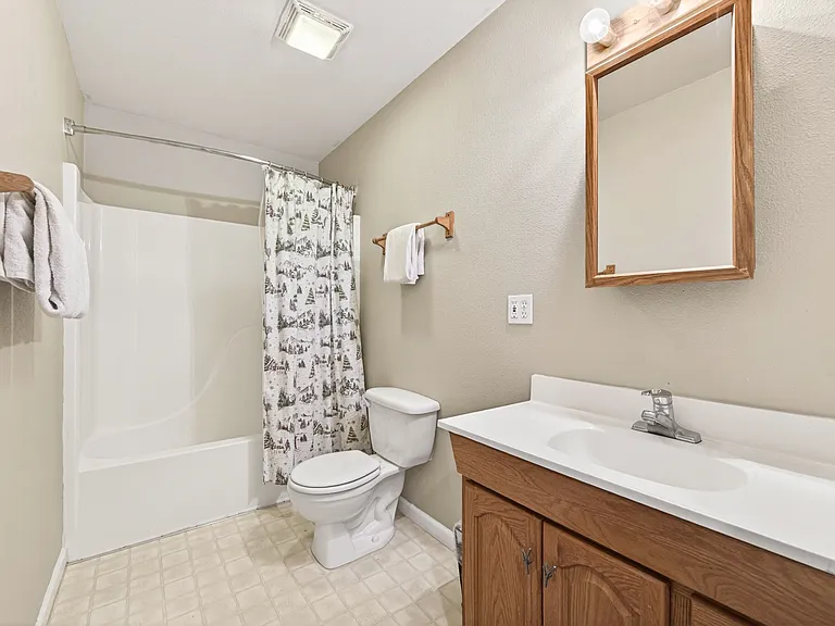 13907 Hansel Ave — Photo 17