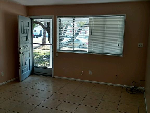 5th image of 4413 W Oklahoma Ave