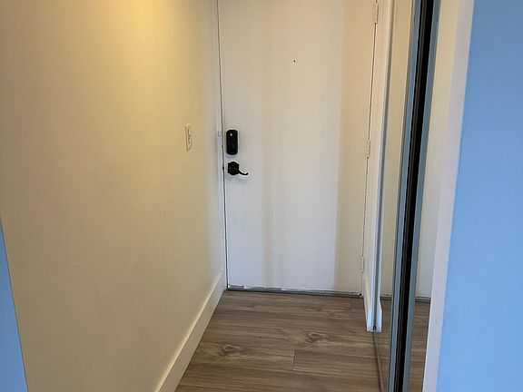 4th image of 825 Egret Cir APT 303