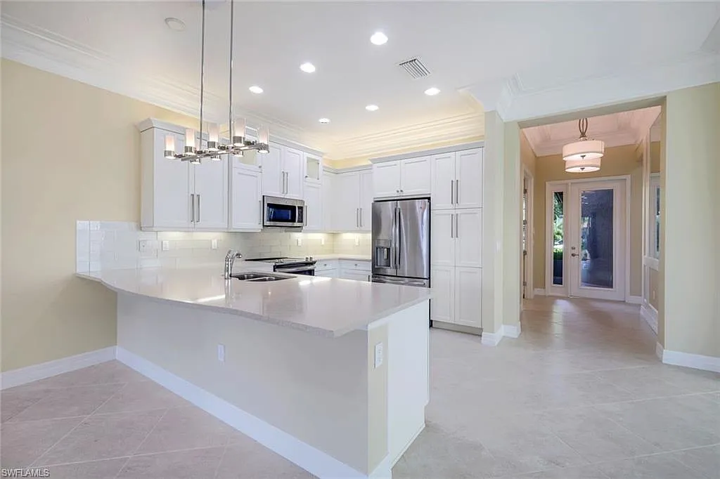 2 bed, 2.0 bath, 1880 sqft, $4,000 — Photo 2