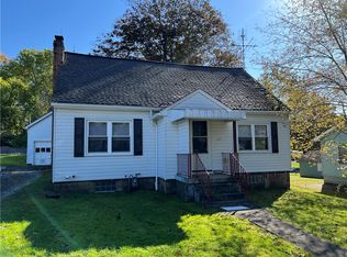 323 Library Dr, Slippery Rock, PA 16057