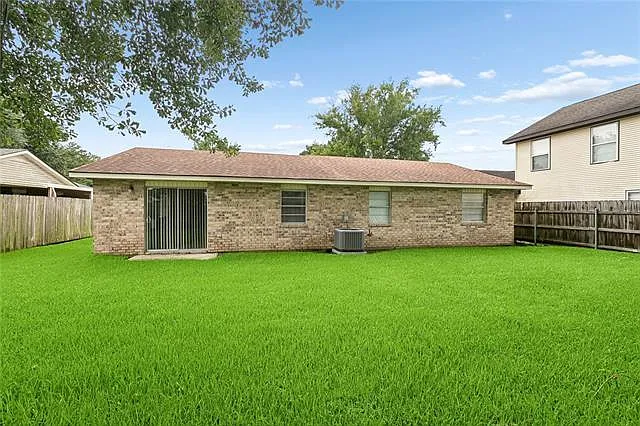 1728 Greenwood Dr — Photo 16