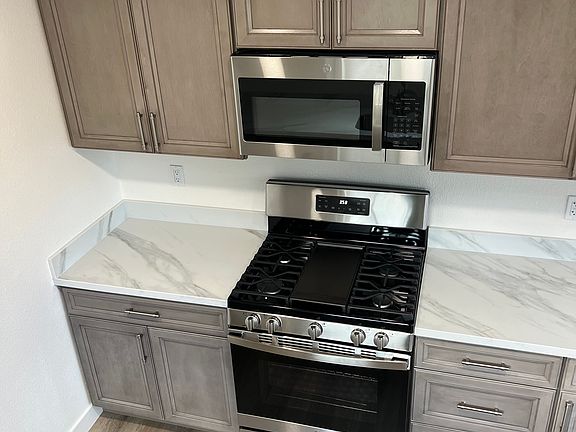 2nd image of 525 E Humboldt St #525