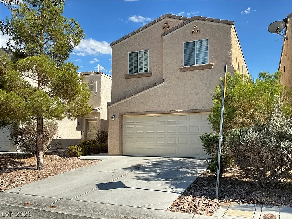 4 bed, 2.5 bath, 2206 sqft, $2,050 — Photo 2