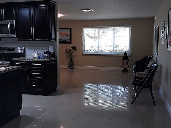 LIVING ROOM FROM FL ROOM