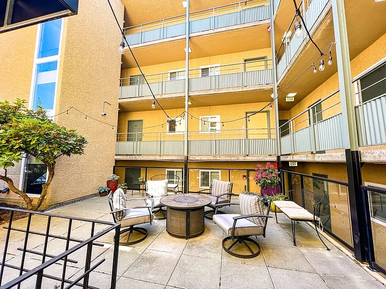 IRO Apartments — Photo 58