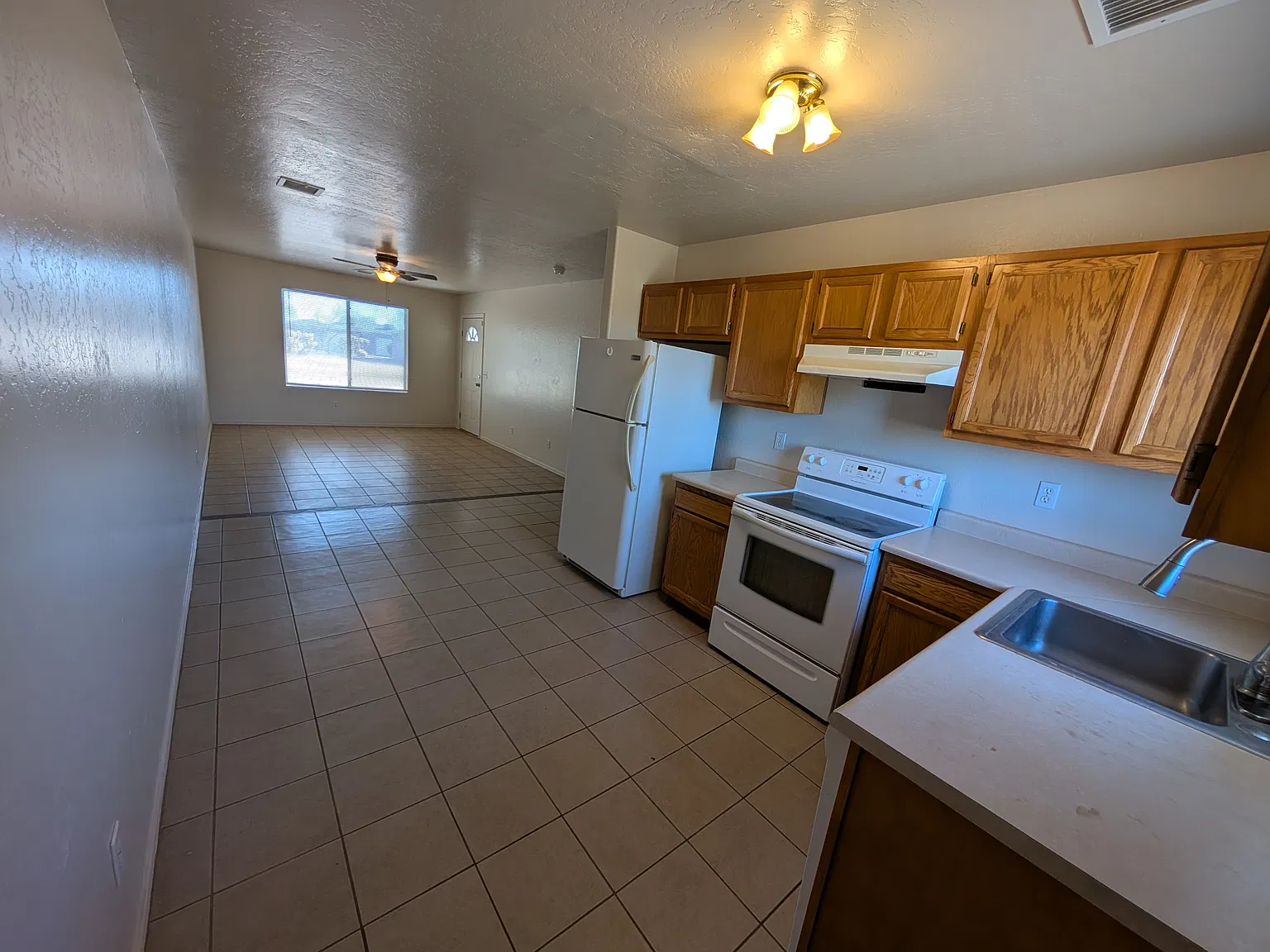 10138 W Durango Cir — Photo 2