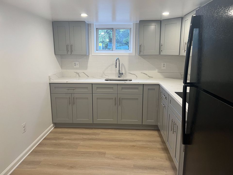 1st image of 3106 Collard St #1