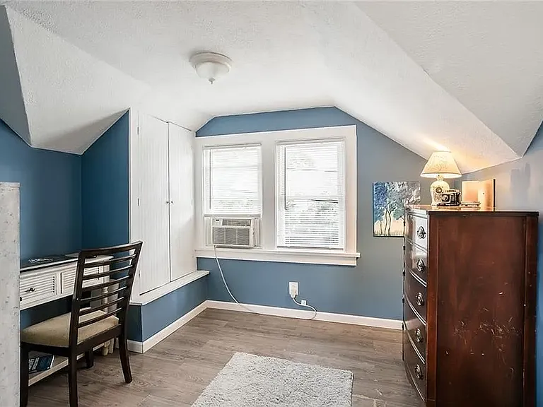422 Westchester Ave — Photo 13
