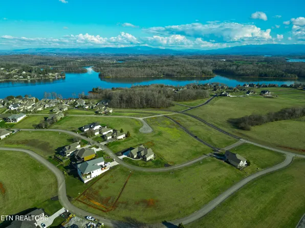 165 Hummingbird Dr, Vonore, TN 37885