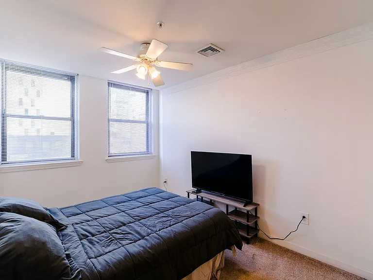 1939 Chestnut St #3B — Photo 10