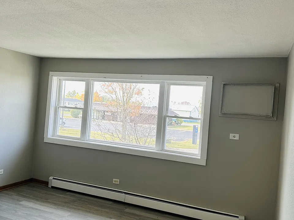 160 S Curtis Ave #2S
