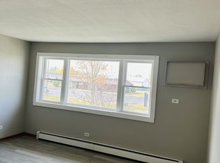 160 S Curtis Ave APT 2S, Kankakee, IL 60901