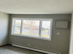 160 S Curtis Ave, Kankakee, IL